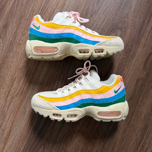 Nike Shoes - Nike Air Max 95 Rise Unity
